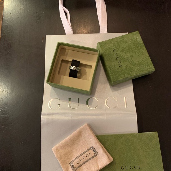 GUCCI Interlocking Ring - Picture 3 of 9